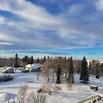 Beautiful With Seaview! 7th Floor Free Parking! Apartment *