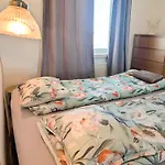 Huoneisto Beautiful With Seaview! 7th Floor Free Parking!