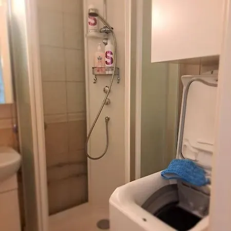 Beautiful With Seaview! 7th Floor Free Parking! Apartment *