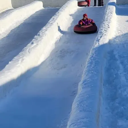 Beautiful With Seaview! 7th Floor Free Parking! *