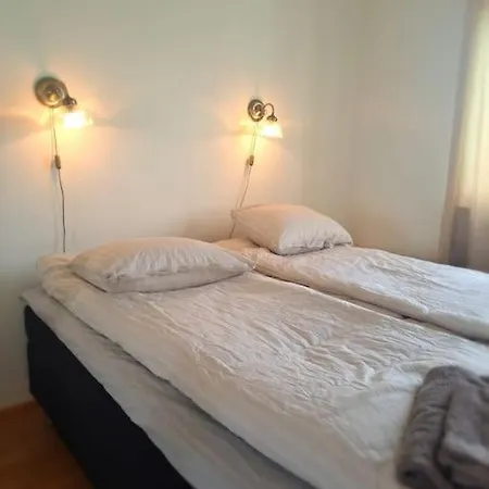 Beautiful With Seaview! 7th Floor Free Parking! * Kemi