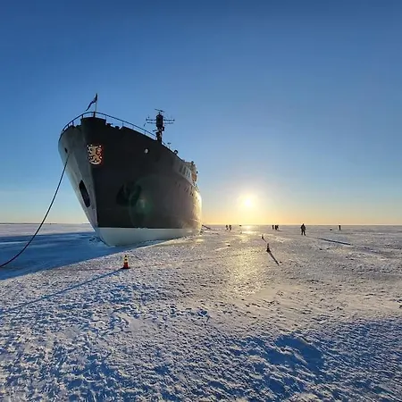 Apartment Beautiful With Seaview! 7th Floor Free Parking!