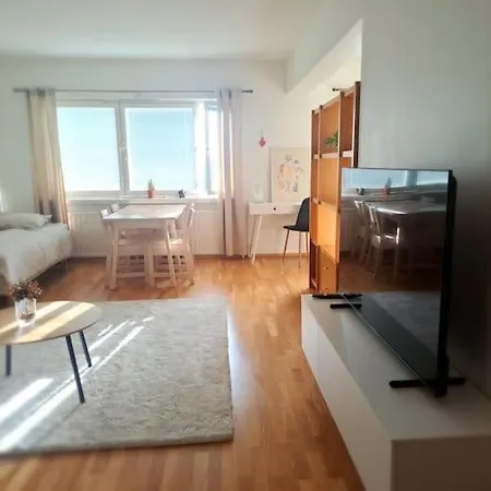Beautiful With Seaview! 7th Floor Free Parking! Apartamento *