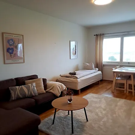 Beautiful With Seaview! 7th Floor Free Parking! Apartment *