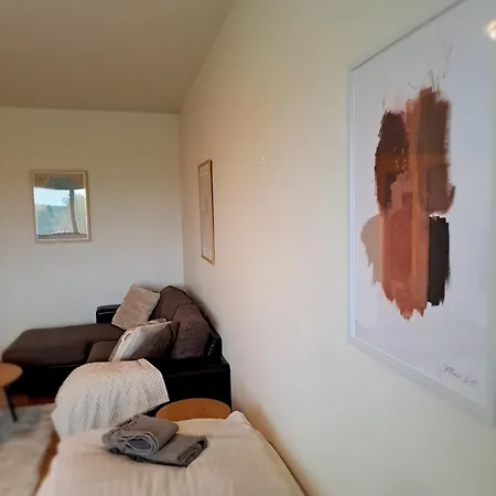 Apartment Beautiful With Seaview! 7th Floor Free Parking! *