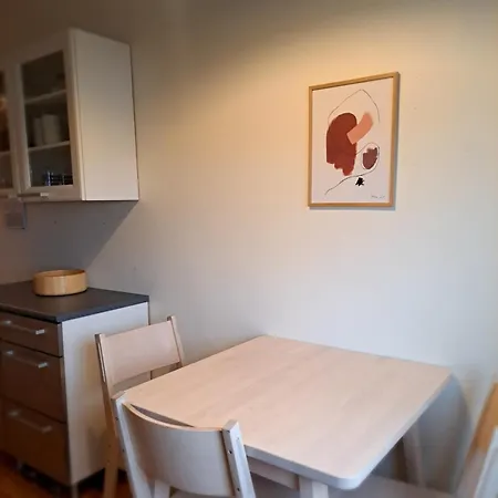 Beautiful With Seaview! 7th Floor Free Parking! Kemi