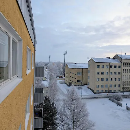 Beautiful With Seaview! 7th Floor Free Parking!