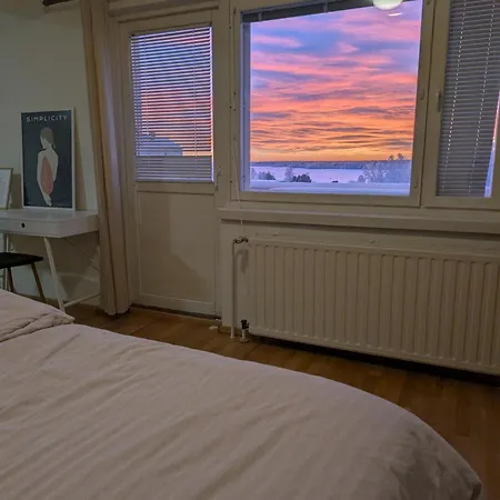 Beautiful With Seaview! 7th Floor Free Parking! Lägenhet