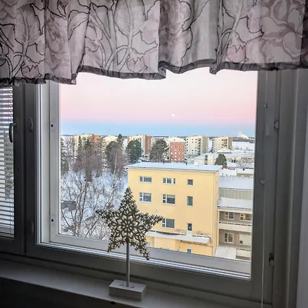 Beautiful With Seaview! 7th Floor Free Parking!