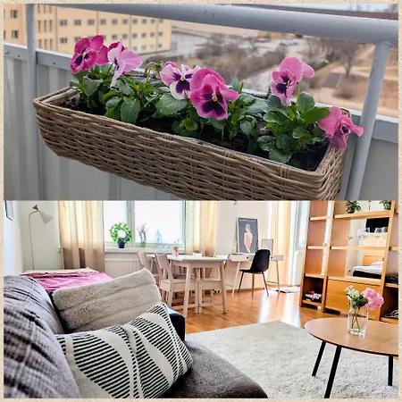 Beautiful With Seaview! 7th Floor Free Parking!