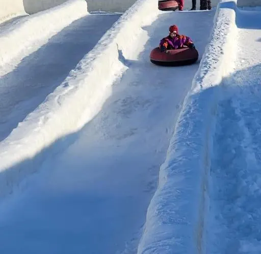 Beautiful With Seaview! 7th Floor Free Parking! *