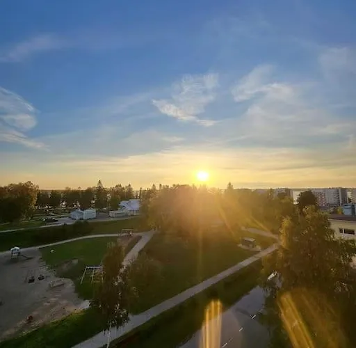 Beautiful With Seaview! 7th Floor Free Parking! Appartement