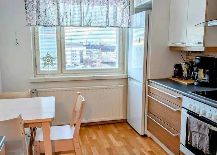 Beautiful With Seaview! 7th Floor Free Parking! Appartement *