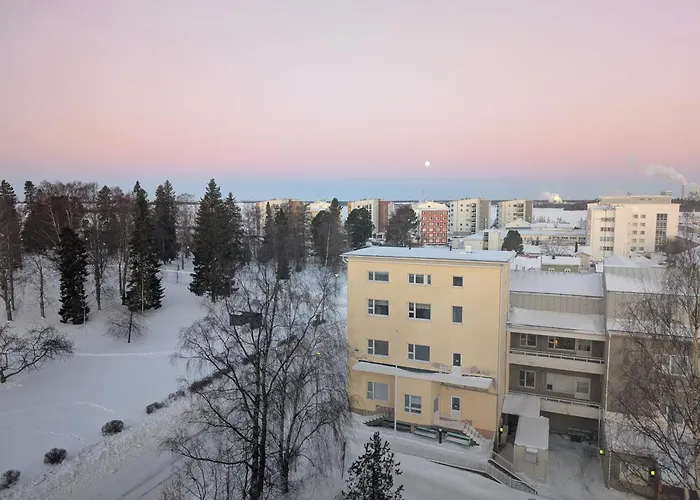 Beautiful With Seaview! 7th Floor Free Parking!